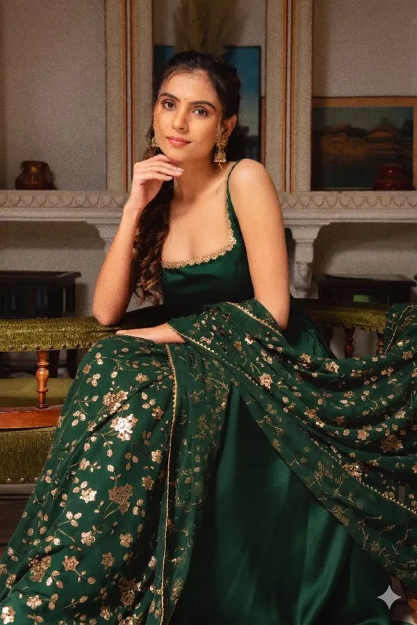 Green_Satin_Flared_Anarkali_Suit_Set_For_Women