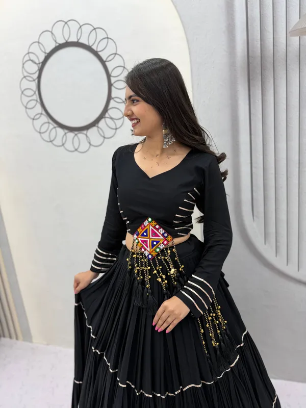 Black_Embellished_Lehenga_Set_For_Women