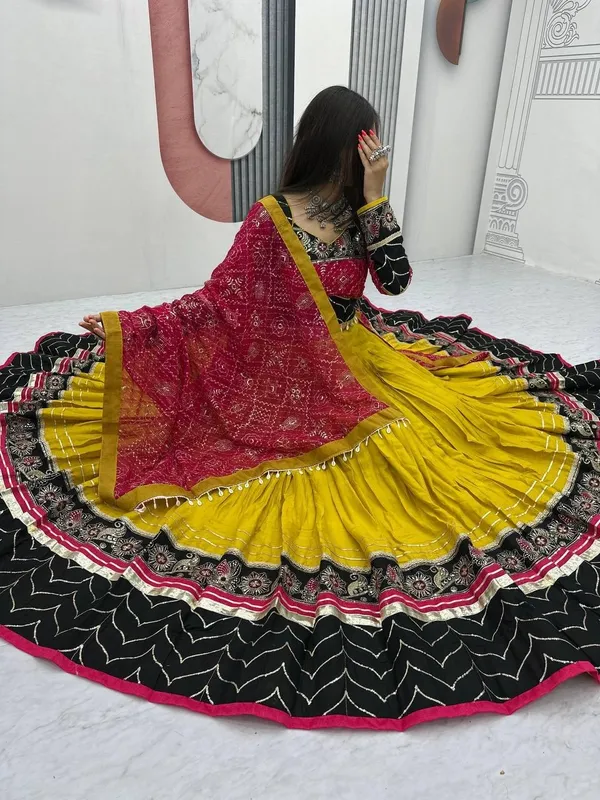 Yellow_Printed_Flared_Lehenga_Choli_Set_For_Women