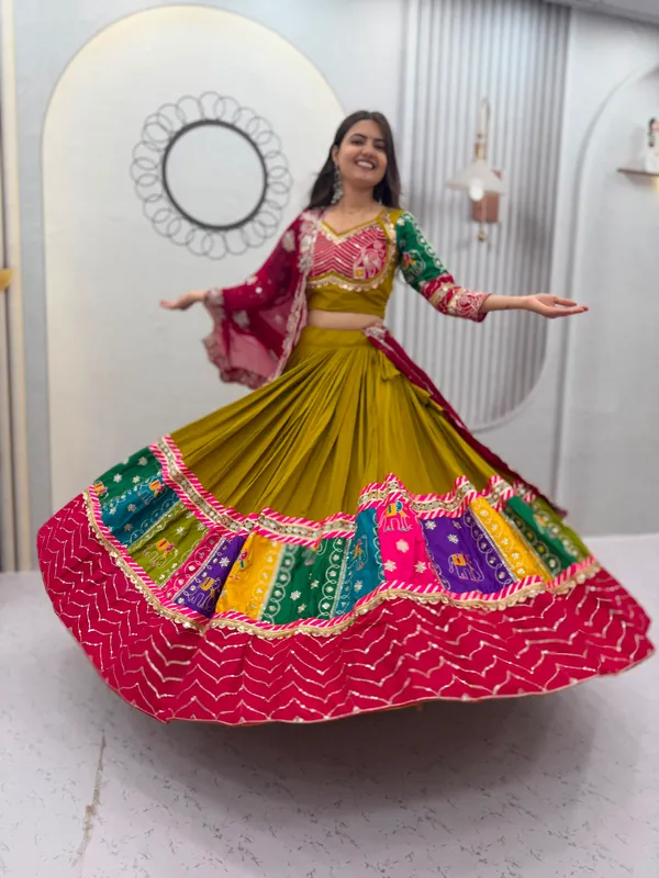 Multicolor_Traditional_Lehenga_Choli_Set_For_Women