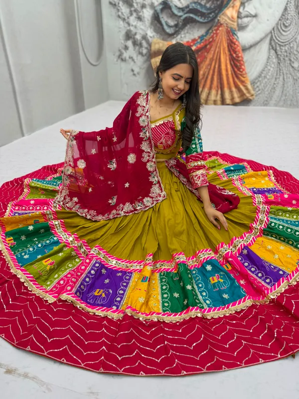Multicolor_Traditional_Lehenga_Choli_Set_For_Women