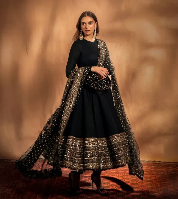 Black_Net_Embellished_Saree_For_Women