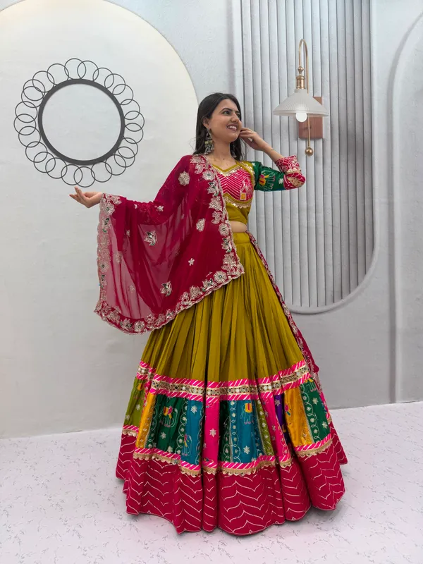 Multicolor_Traditional_Lehenga_Choli_Set_For_Women