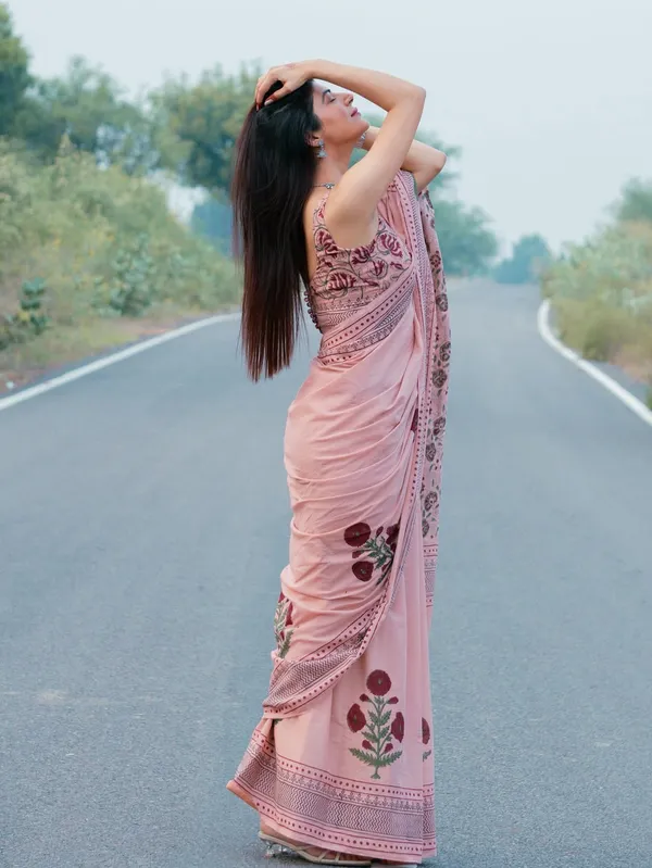 Elegant_Dusty_Pink_Linen_Cotton_Saree_With_Floral_Print_Border