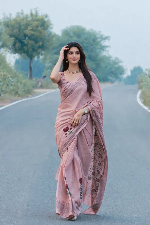 Elegant_Dusty_Pink_Linen_Cotton_Saree_With_Floral_Print_Border