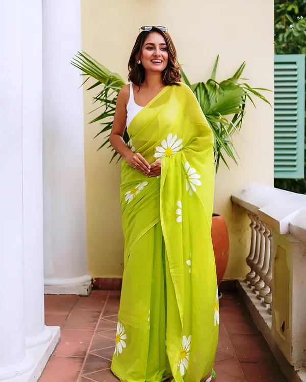 Trendy_Lime_Green_Linen_Cotton_Saree_With_White_Daisy_Floral_Print
