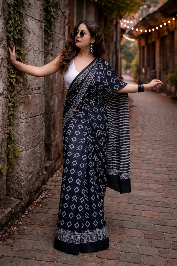 Midnight_Noir_Linen_Cotton_Saree_With_Geometric_Print_Tribal_Border
