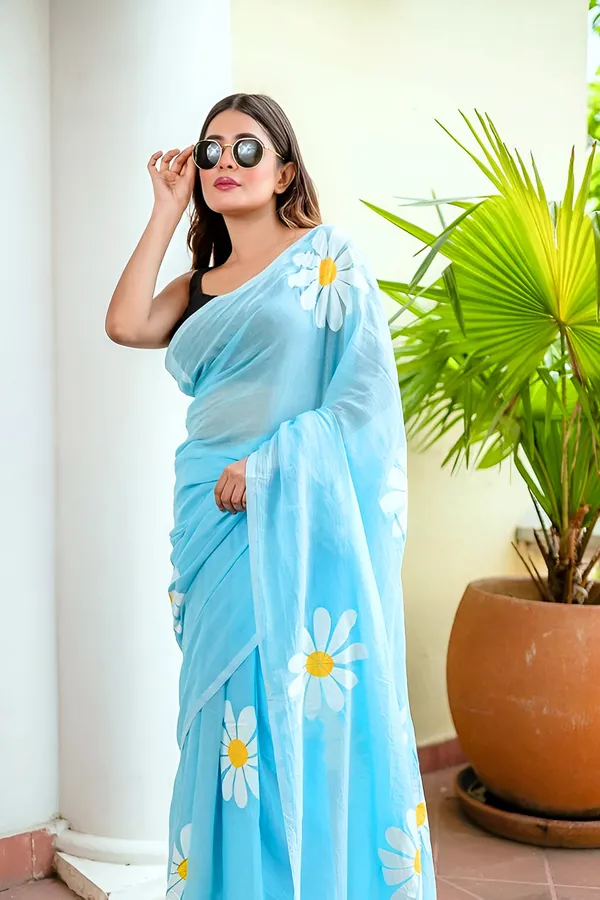 Sky_Blue_Daisy_Print_Saree_Soft_Summer_Floral_Elegance
