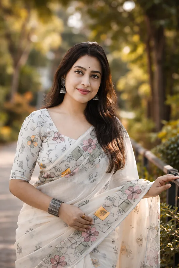 Soft_Ivory_Linen_Saree_With_Pastel_Floral_Border