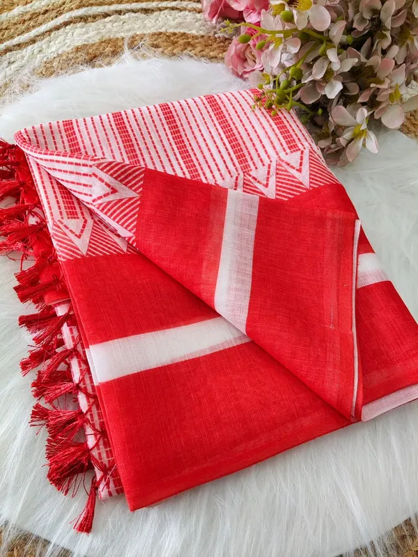 Classic_White_Red_Striped_Saree_With_Traditional_Border_Design