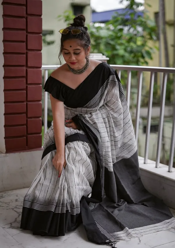 Classic_White_Black_Striped_Saree_With_Traditional_Border_Design