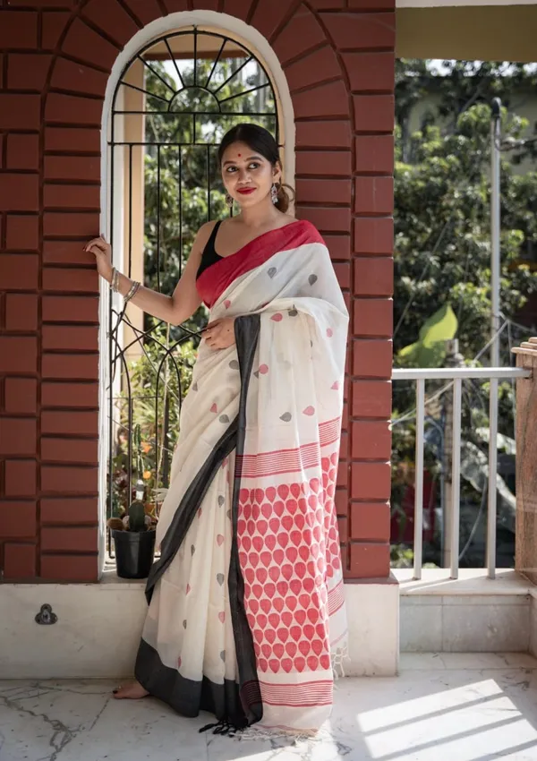 Off_White_Saree_With_Red_Abstract_Print_Contrast_Black_Border