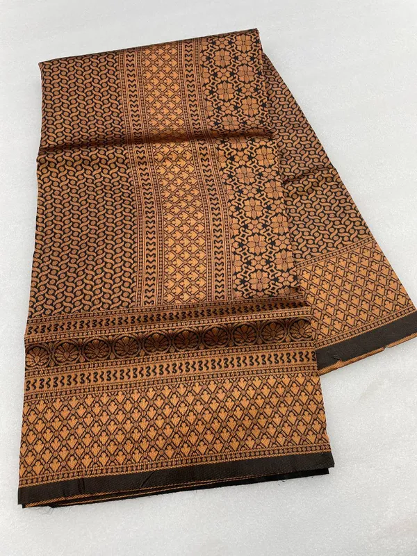 Black_And_Antique_Gold_Woven_Silk_Blend_Saree_With_Tasselled_Pallu