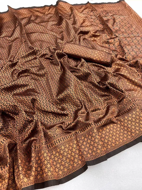Black_And_Antique_Gold_Woven_Silk_Blend_Saree_With_Tasselled_Pallu