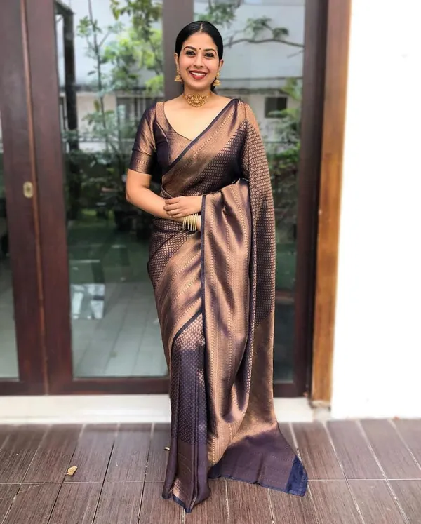 Navy_Blue_Woven_Silk_Blend_Saree_With_Antique_Copper_Zari_And_Paisley_Pallu