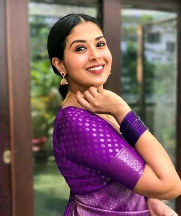 Royal_Purple_Woven_Silk_Blend_Saree_With_Silver_Zari_Geometric_Design