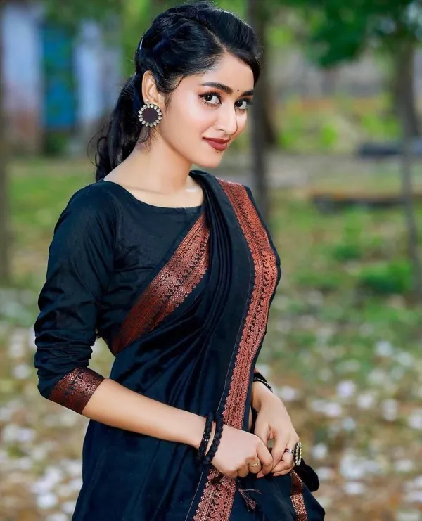 Classic_Black_Silk_Blend_Saree_With_Copper_Woven_Border_And_Striped_Pallu