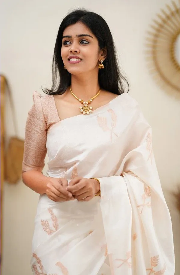 Ivory_White_Silk_Blend_Saree_With_Peach_Leaf_Motifs_And_Woven_Pallu
