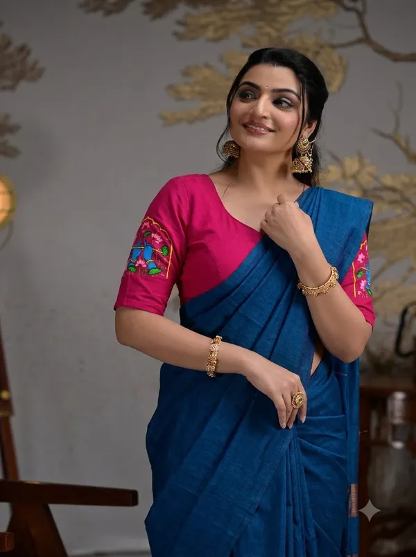 Royal_Blue_Saree_With_Magenta_Kriahna_Printes_Blouse