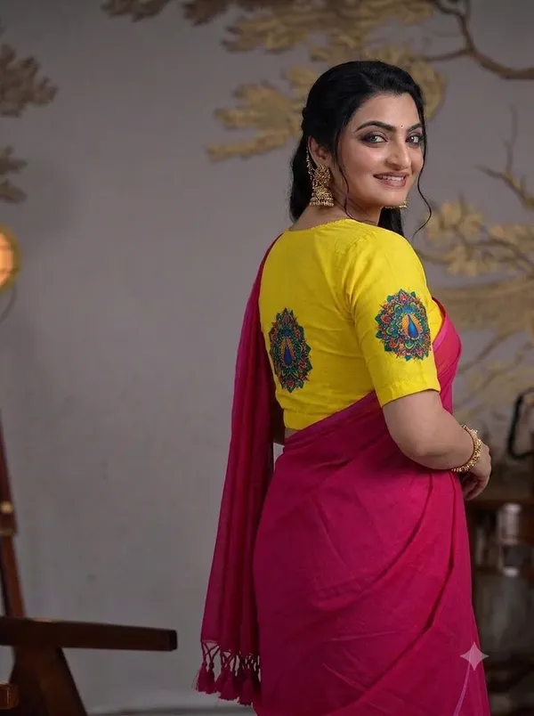 Rani_Pink_Saree_With_Bright_Yellow_Peacock_Print_Ready_To_Wear_Blouse