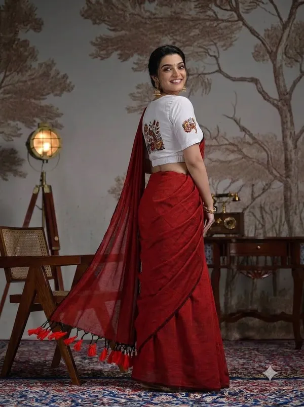 Rust_Orange_Saree_With_White_Peacock_Printed_Ready_To_Wear_Blouse