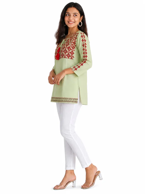 Light_Green_Printed_Straight_Kurti_for_Women