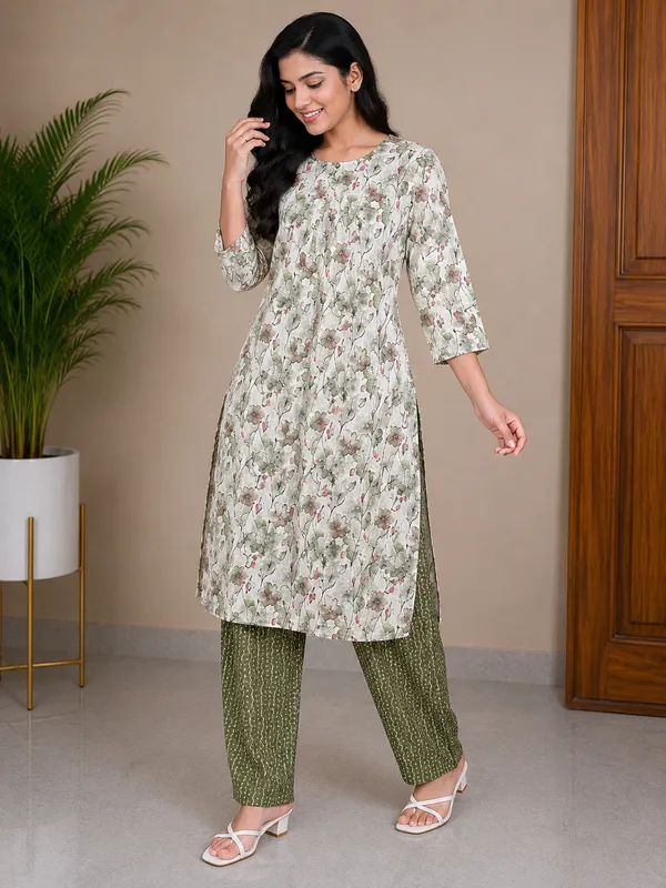 Cream_Floral_Print_Straight_Kurta_Set_for_Women