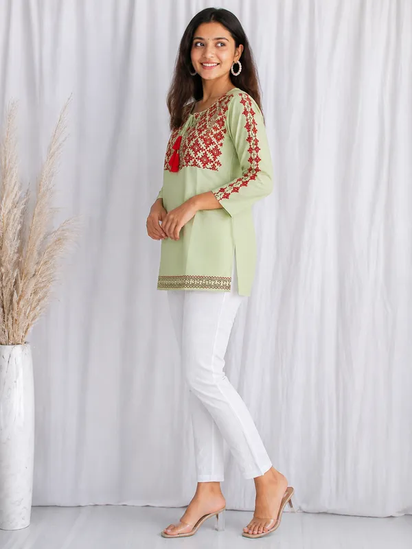 Light_Green_Printed_Straight_Kurti_for_Women