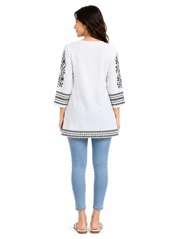 White_Floral_Straight_Kurti_for_Women