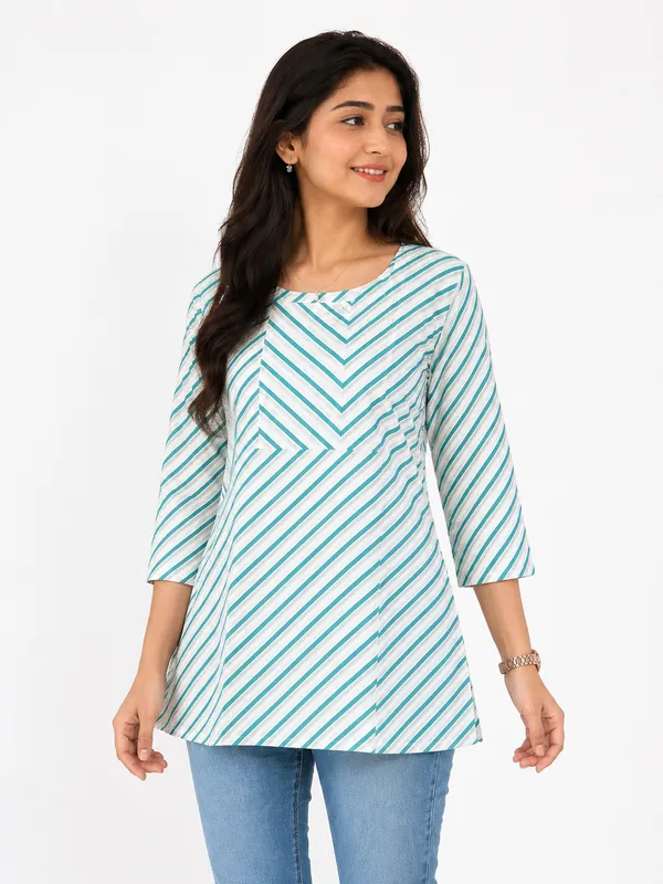 White_Geometric_Print_Straight_Kurta_For_Women
