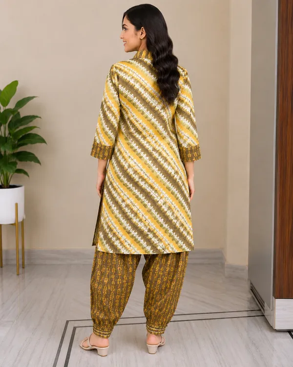 Mustard_Printed_Straight_Kurta_Set_for_Women
