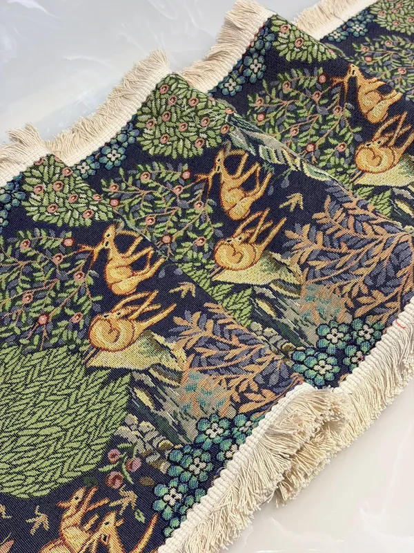 Jacquard_Forest_Deer_Print_Green_Home_Decor_Set