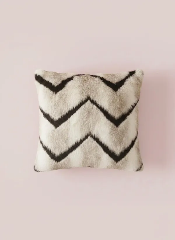 Fur_White_Plush_Solid_Cushion_Cover