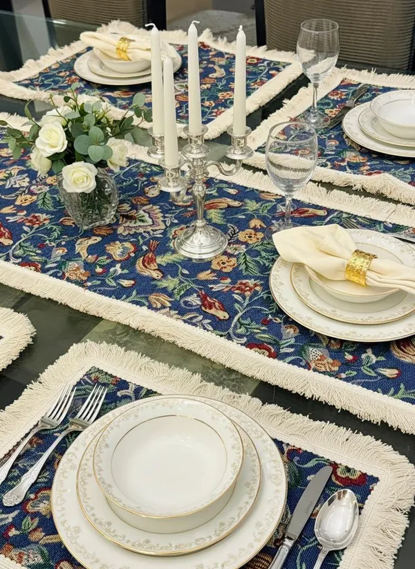 Jacquard_Blue_Aviary_Print_Table_Set