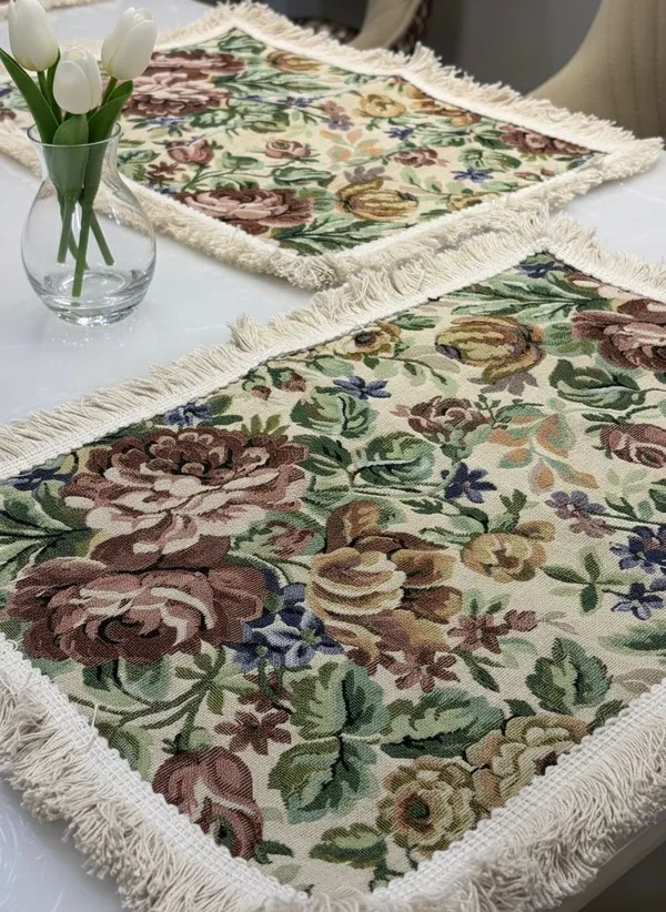 Jacquard_Vintage_Floral_Print_Table_Runner