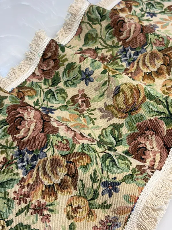 Jacquard_Vintage_Floral_Print_Table_Runner