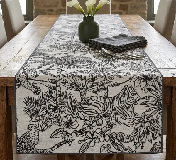 Jacquard_Jungle_Animal_Motif_Table_Runner