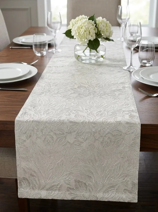Jacquard_Classic_White_Table_Set