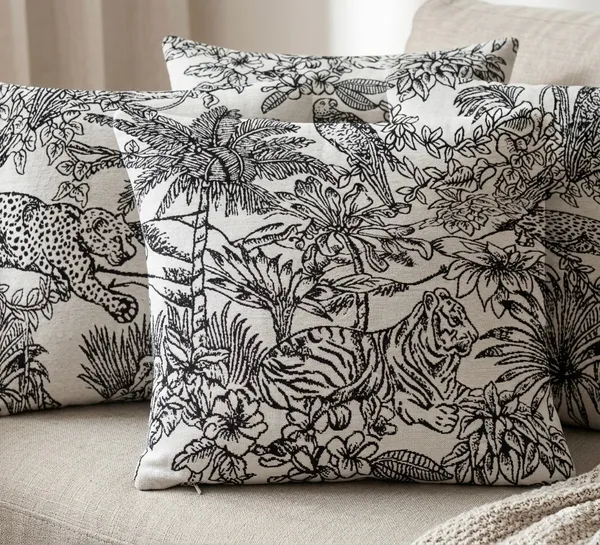 Jacquard_Jungle_Animal_Motif_Cushion_Cover