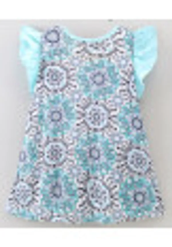 Half_Sleeves_Motif_Print_Top_With_Solid_Shorts