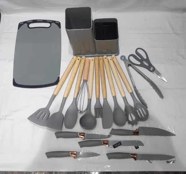 Grey_Multi-Piece_Kitchen_Tools_Set_With_Knife_Holders