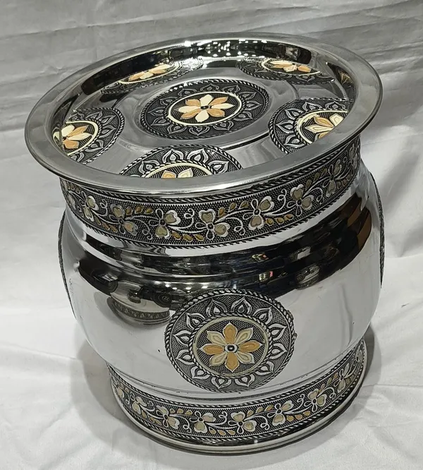Silver_Toned_Traditional_Floral_Pattern_Decorative_Storage_Box