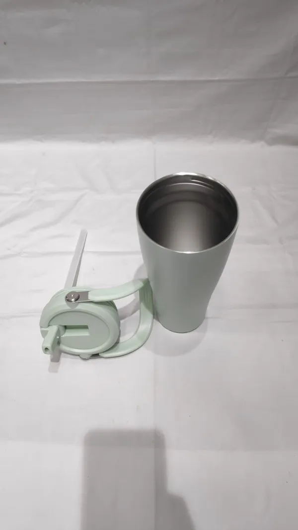 Mint_Green_Insulated_steel_bottle_(hot_&_cold_for_long_hours)