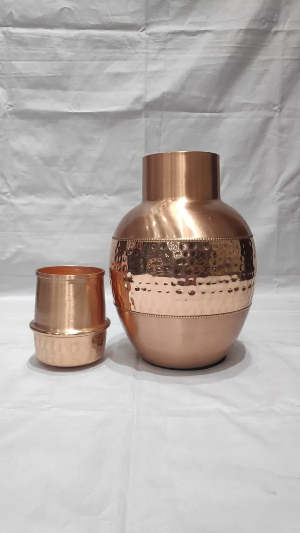 Pure_Copper_Hammered_Water_Pot_With_Glass_as_a_lid