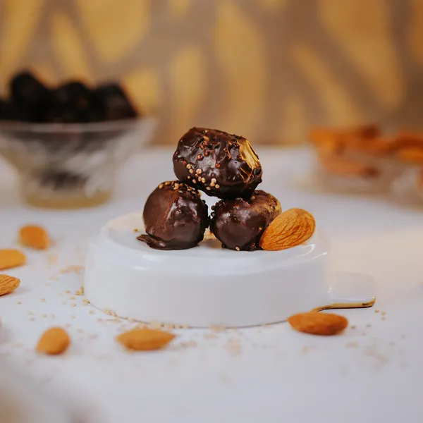 Almond_Chocolate_Dates_100g_-_Pack_of_2