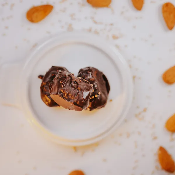 Almond_Chocolate_Dates_100g_-_Pack_of_2