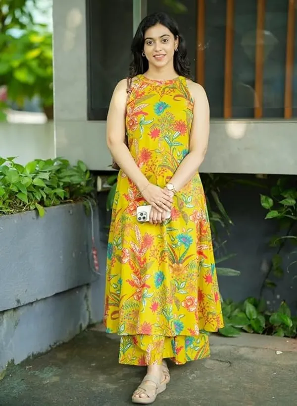 Yellow_Floral_Print_Sleeveless_Kurta_Set_for_Women