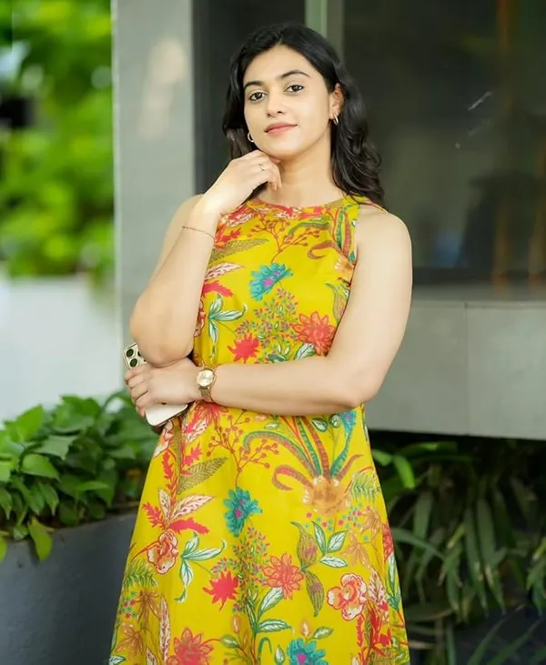 Yellow_Floral_Print_Sleeveless_Kurta_Set_for_Women