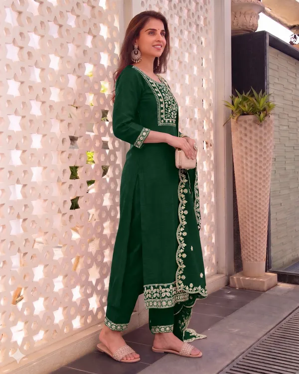 Green_Rayon_Straight_Kurta_Set_For_Women