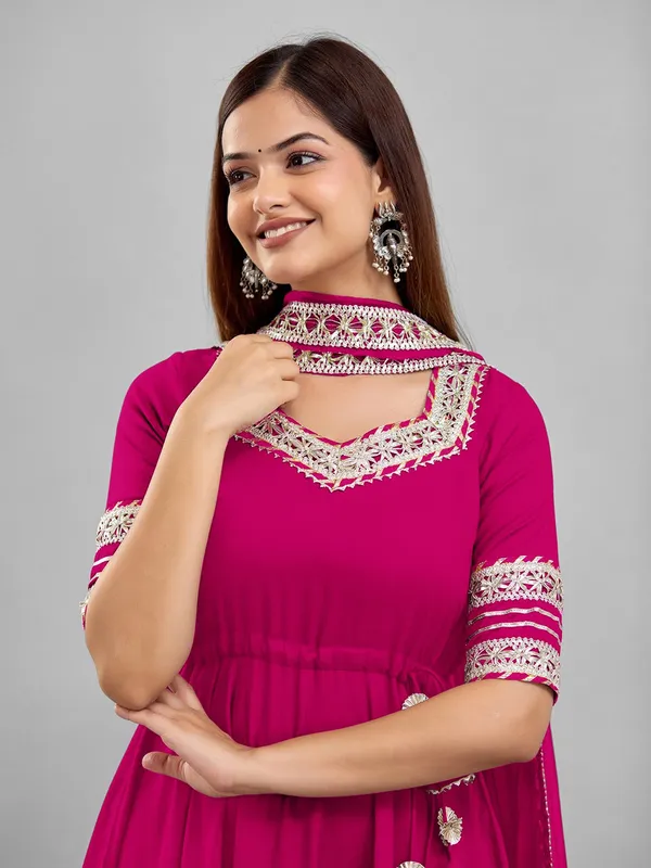 Magenta_Rayon_Flared_Anarkali_Suit_Set_For_Women